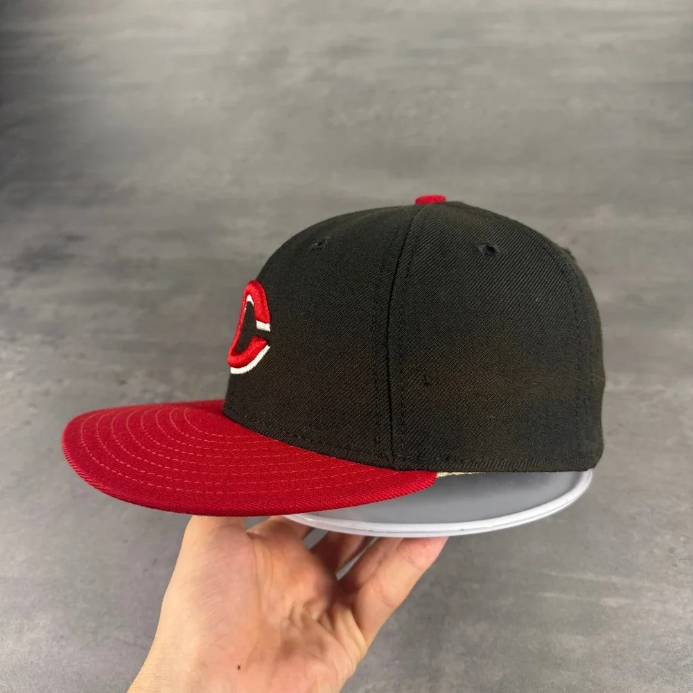 Vintage Cincinnati Reds Hat New Era Cap 6 7/8 USA Wool 2 Tone Black Red Fitted‎
